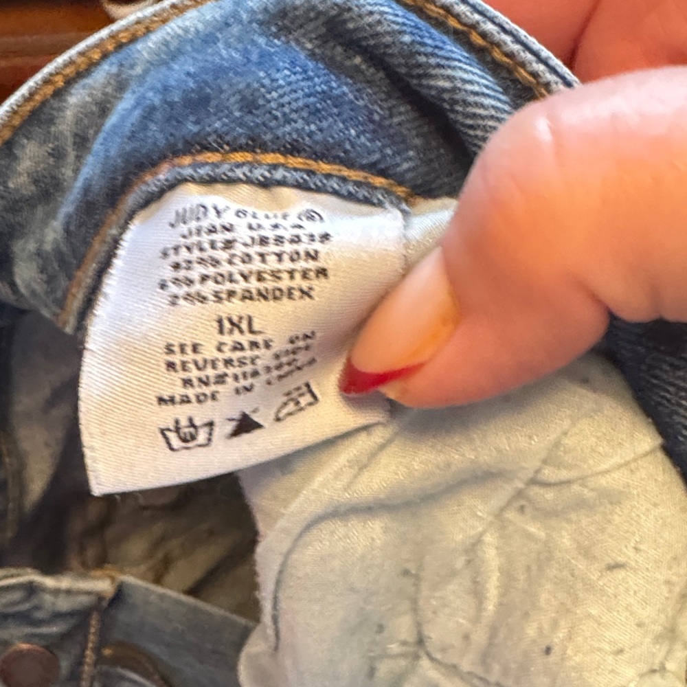 Judy Blue Women's Denim Jeans with Pearl Details - Picture 7 of 7